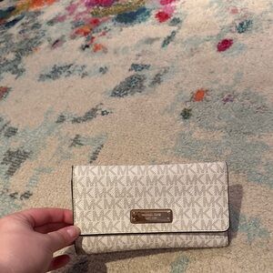 Michael Kors Cream & Gold Wallet